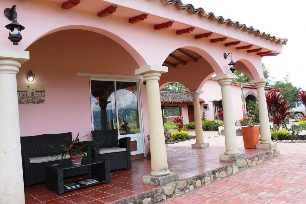 ビージャ・デ・レイバ Hacienda El Pinar Del Viento Bed & Breakfast エクステリア 写真